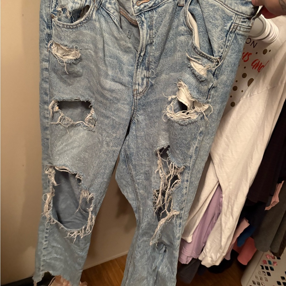 American Eagle Outfitters Light Blue Distressed Jeans